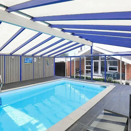 Three-bedroom In 17 *