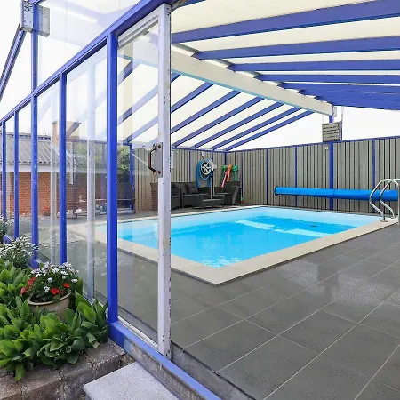 Three-bedroom In 17 Holiday home